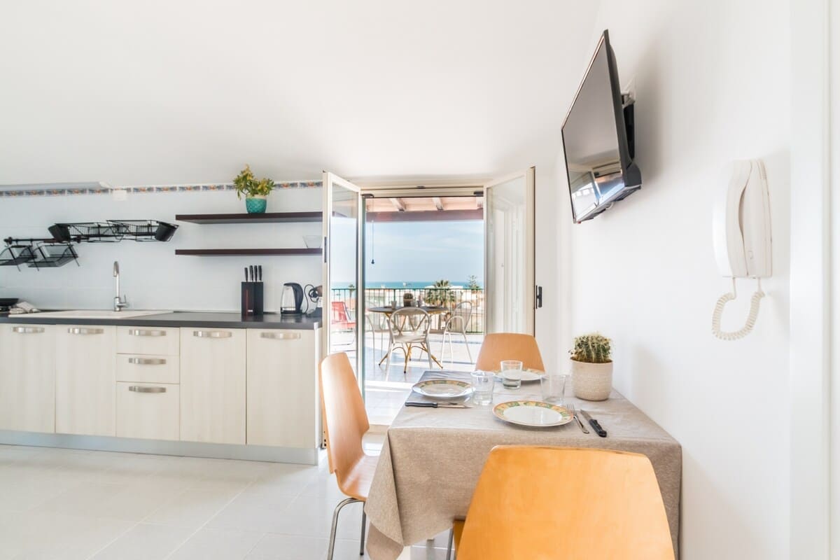 Artemide - Mansarda Vista mare - 100m dal porto — foto 7