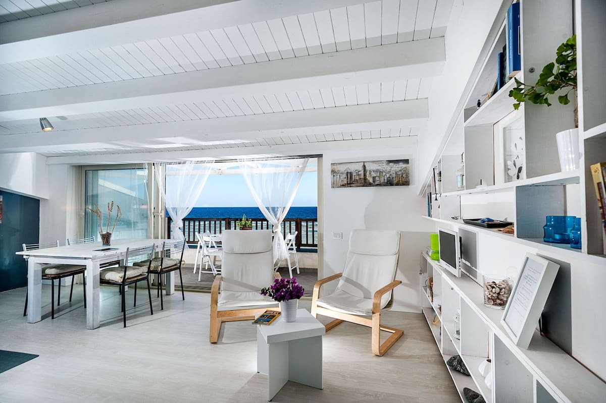 Appartamento moderno con terrazza sul mare — foto 2