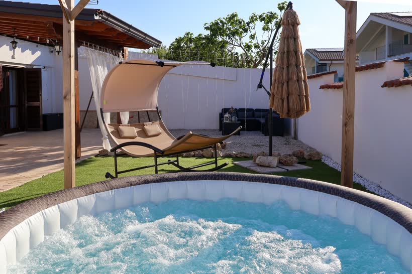 Villa Kikè con Jacuzzi | Relax vicino al mare
